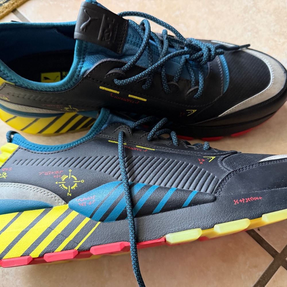 2 pairs of NEW Pumas: 13